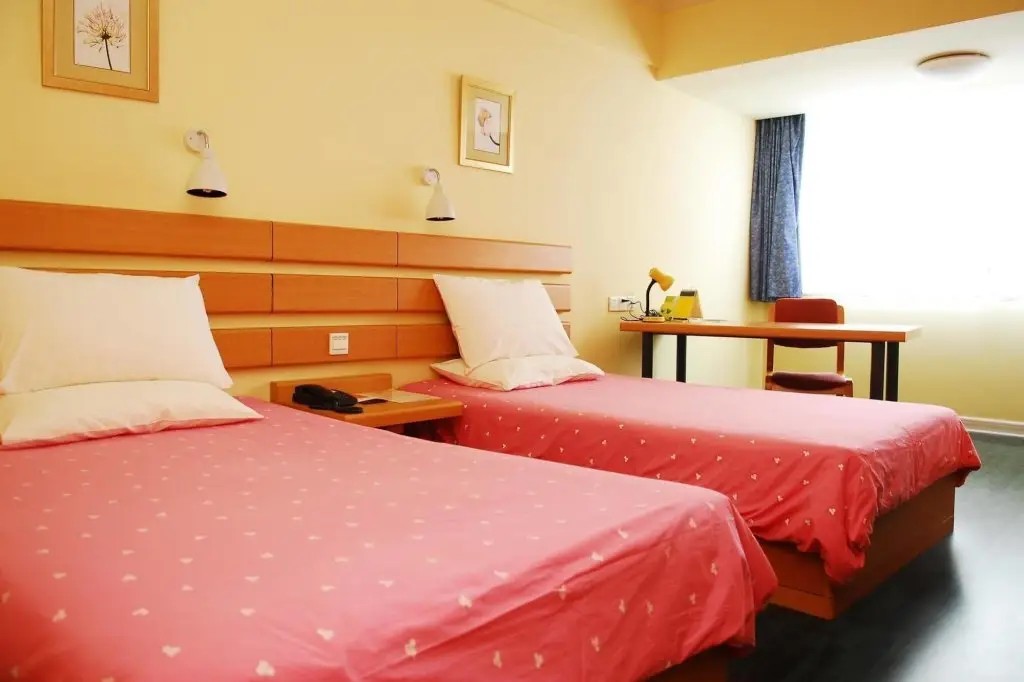 Шанхай: Home Inn Qing Yang Road
