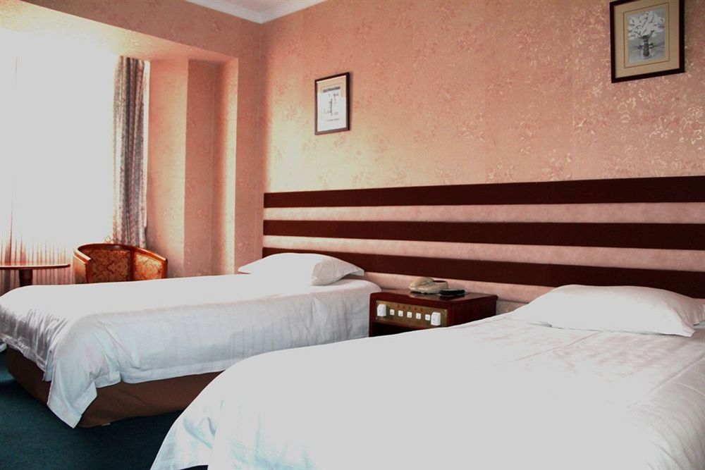 Циндао: Qingdao Yingshi Hotel