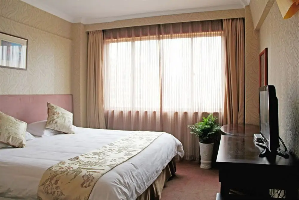 Циндао: Qingdao Yingshi Hotel