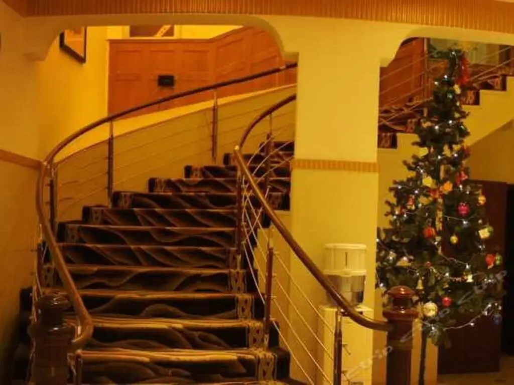 Циндао: Qingdao Dream Ship Hotel