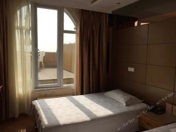 Циндао: Qingdao Dream Ship Hotel