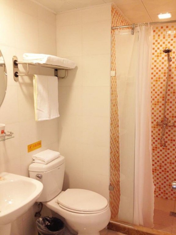Уси: Home Inn Wuxi Anzhen Town