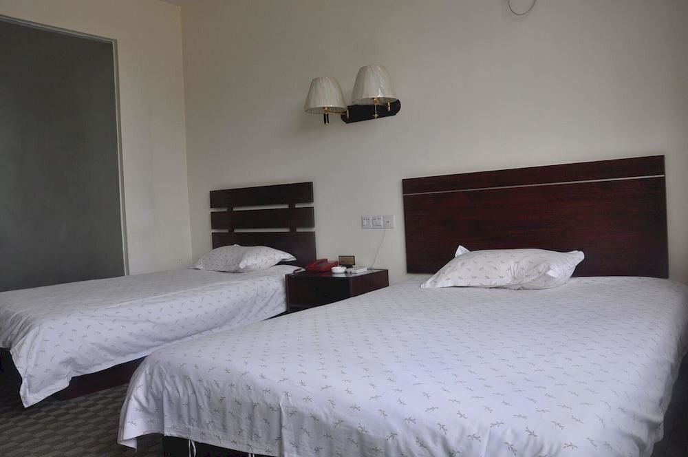 Ичунь: Wentang Wangjiang Business Hotel