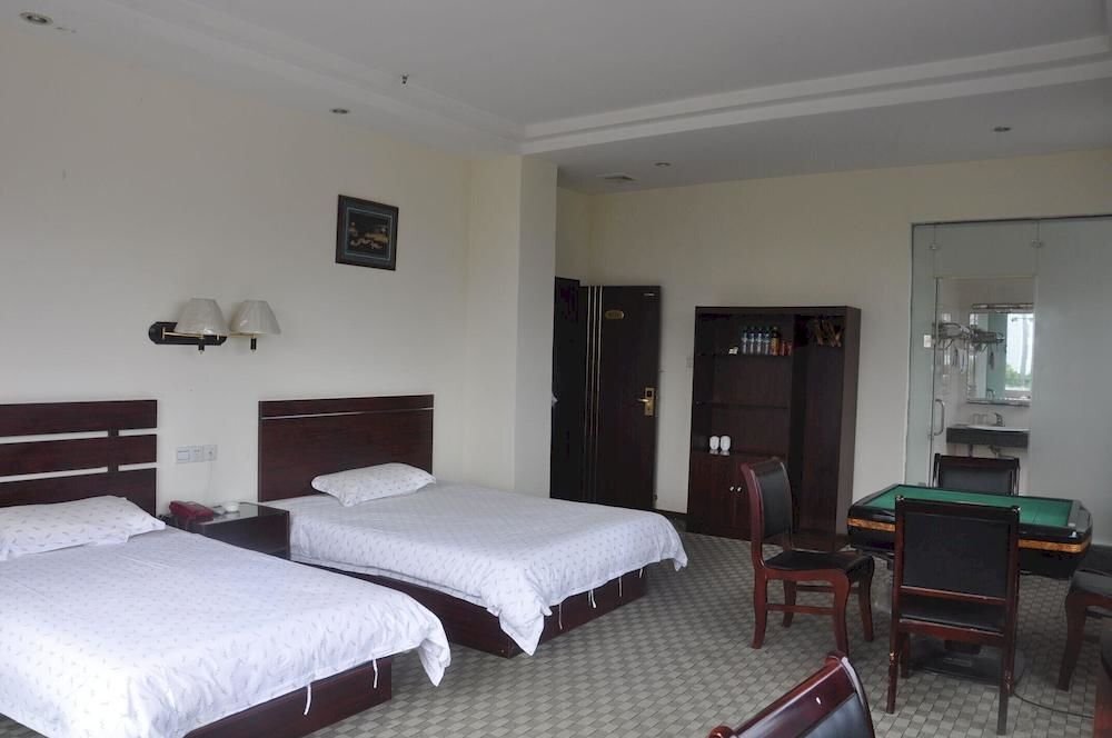Ичунь: Wentang Wangjiang Business Hotel