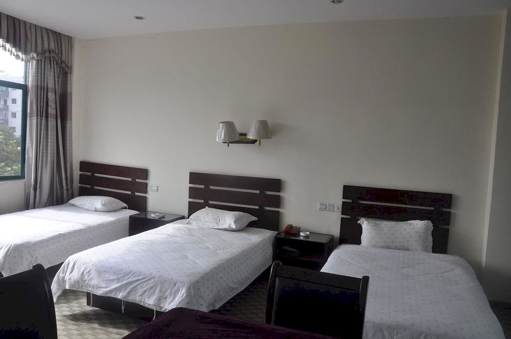 Ичунь: Wentang Wangjiang Business Hotel