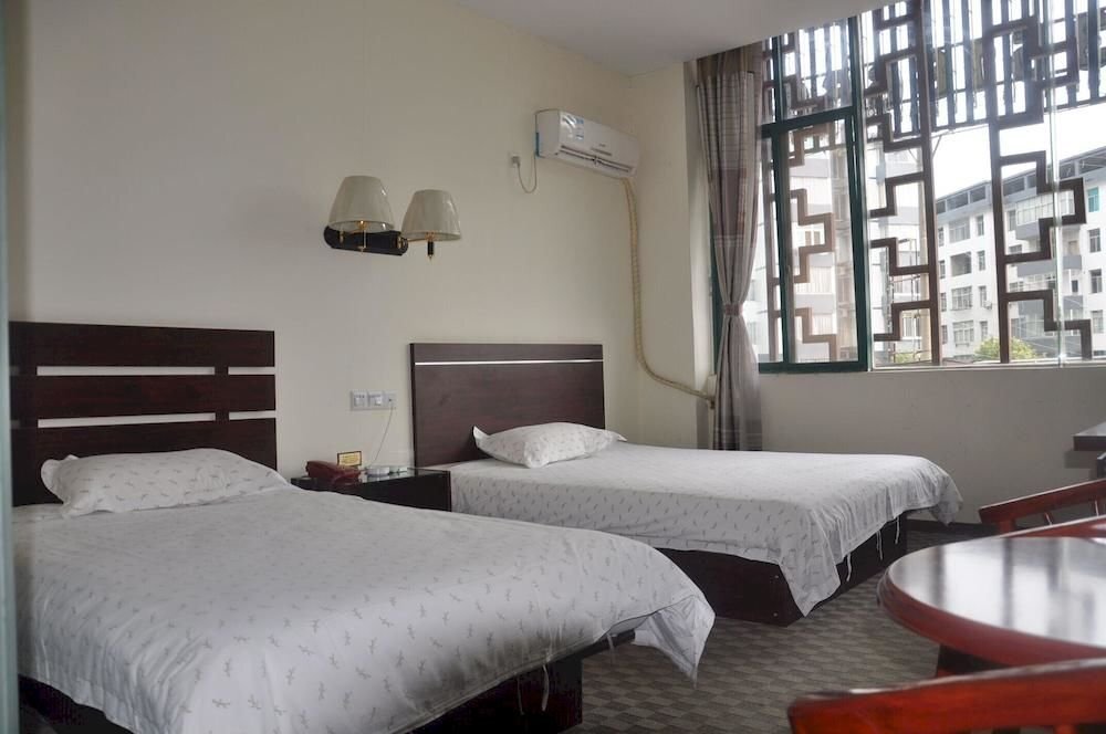 Ичунь: Wentang Wangjiang Business Hotel