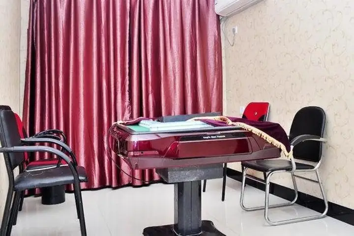 Чжэнчжоу: Zhengzhou Longgang Hotel