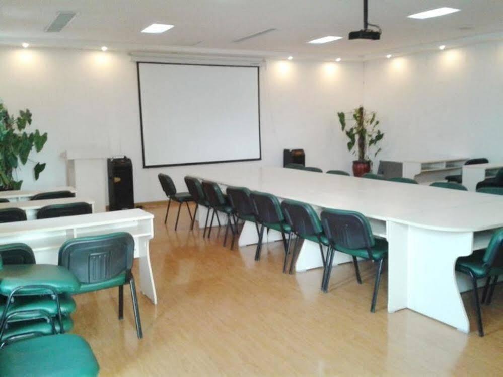 Цзаочжуан: Super 8 Hotel Shanguo Road - Tengzhou