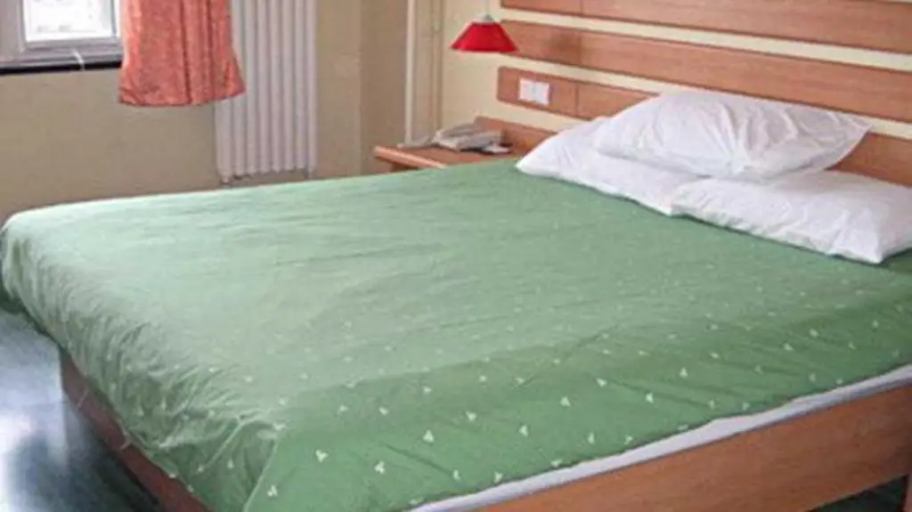 Далянь: Home Inn Qingniwaqiao
