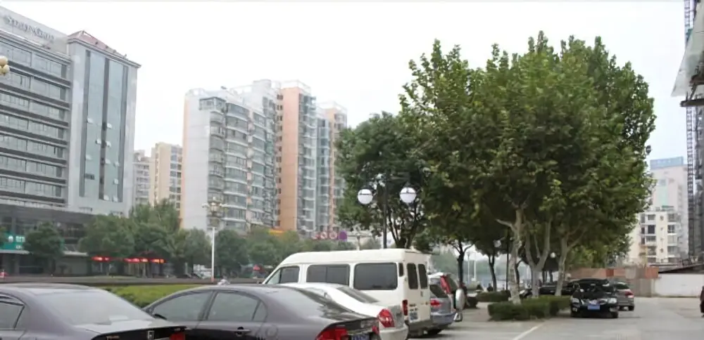 Jiujiang Bonnie Express Business Hotel — фото 1