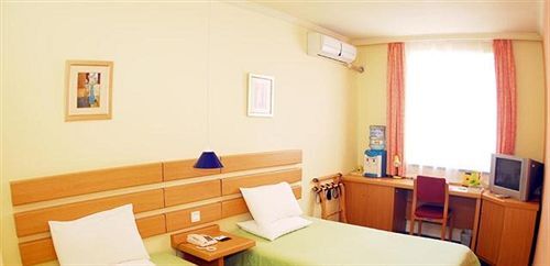 Куньмин: Home Inn East Railway Station - Kunming
