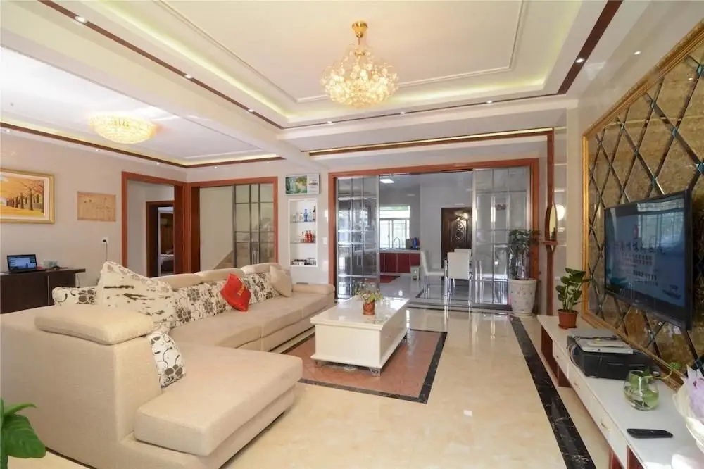 Цзясинь: Xinyi Inn