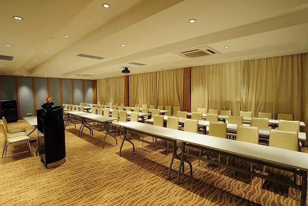 Чжэнчжоу: All Seasons Hotel