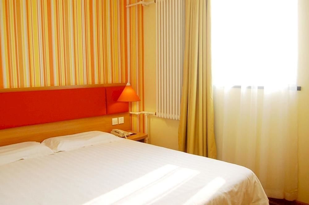 Циньхуандао: Rujia Huayi selected hotel (Hongqi Road branch, Hebei Street, Qinhuangdao)
