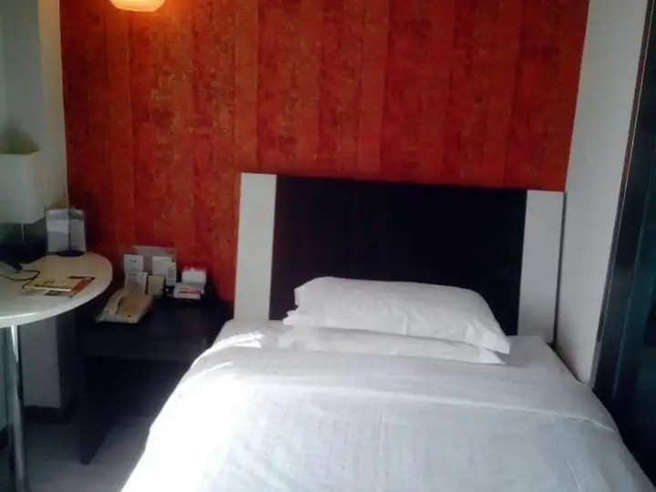 Куньмин: Vienna Hotel (Chuanxin Drum Tower Metro Station, Beijing Road)