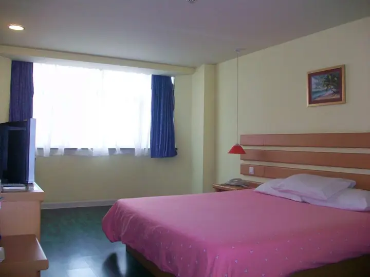 Циндао: Home Inn Qingdao Taidong Business Area
