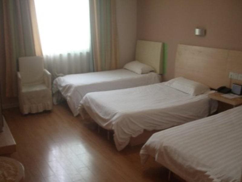 Шанхай: Waiting Hotel (Cao'An Road)