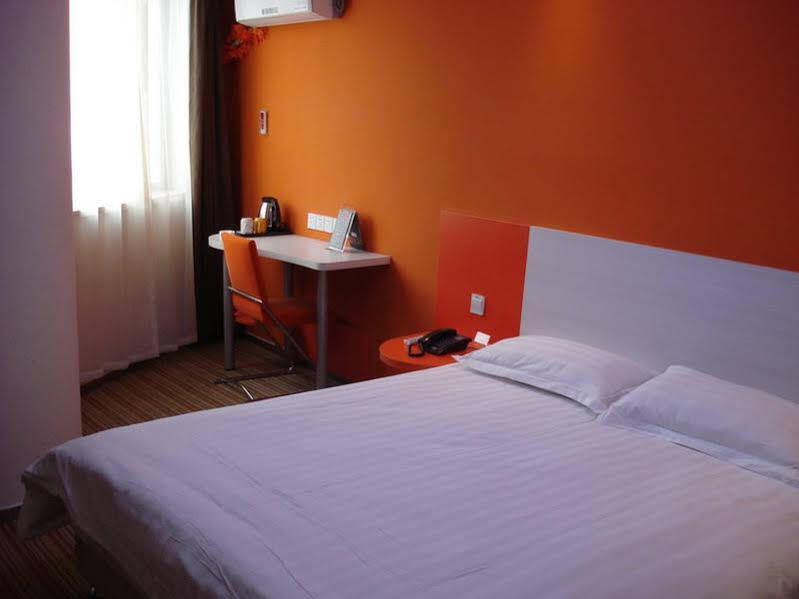 Нанкин: Motel 168 Nanjing Middle Gate Bus Station