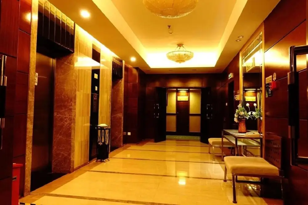 Цзясинь: Jiaxing Leeden Hotel