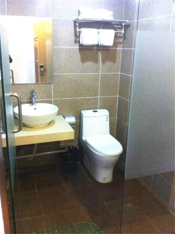 Циндао: Golden axe Shortcut Hotel