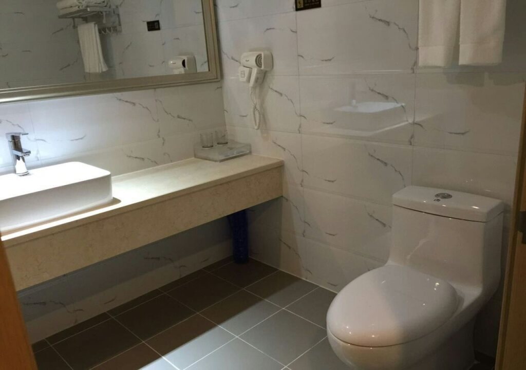 Фошань: Zhongying Holiday Hotel - Foshan