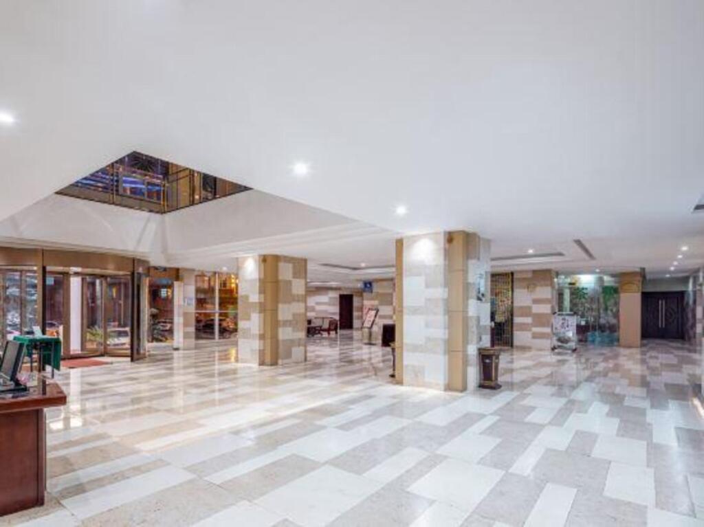 Наньчан: Braim Seasons Hotel