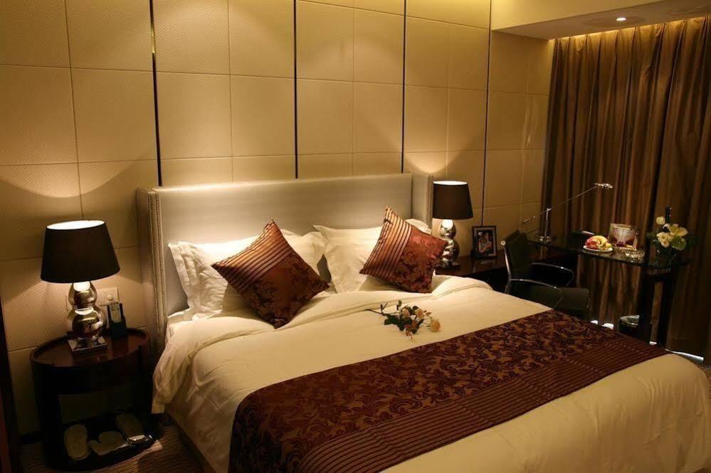 Нинбо: Gomine Apartment Hotel (Ningbo Yinyi Global Center)