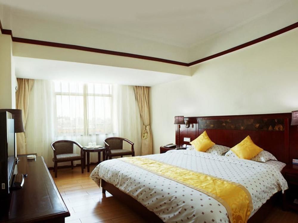 Haikou Huayuan Tiedao Hot Spring Hotel — фото 1
