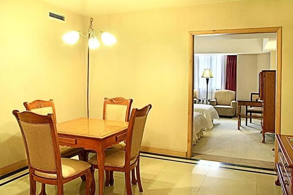 Уси: Jinlun Hotel