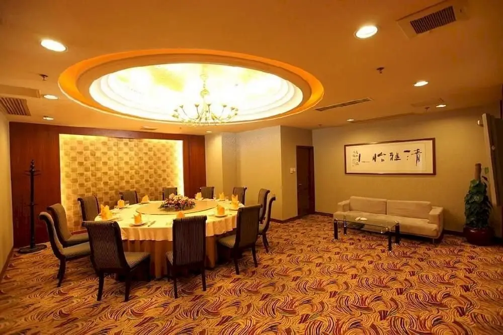 Фошань: 佛山金湖酒店