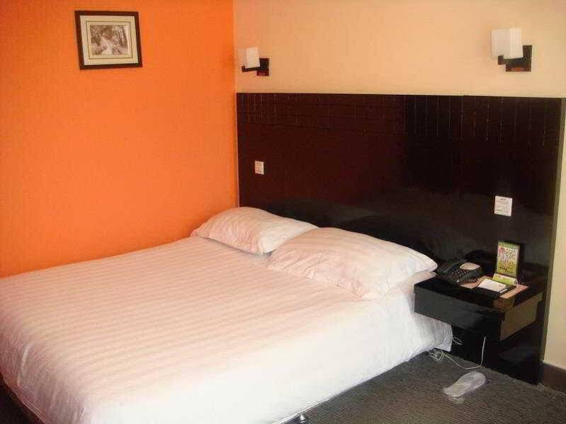 Шанхай: Motel 168 Ao Men Road Inn
