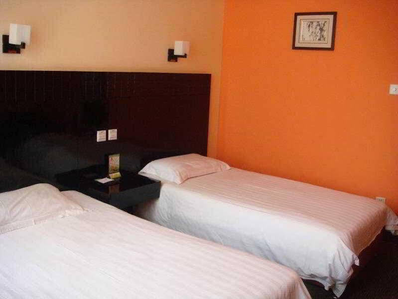 Шанхай: Motel 168 Ao Men Road Inn