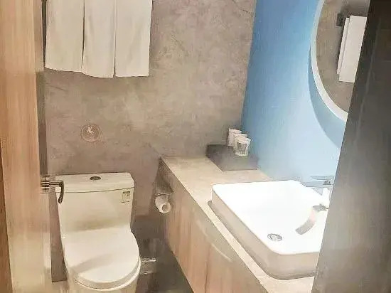 Цзясинь: Motel168 Jiashan Jie Fang Xi Road Inn