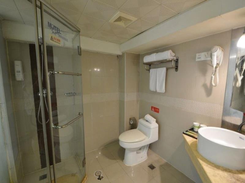 Нанкин: Motel 168 Nanjing Hu Ju Road Inn