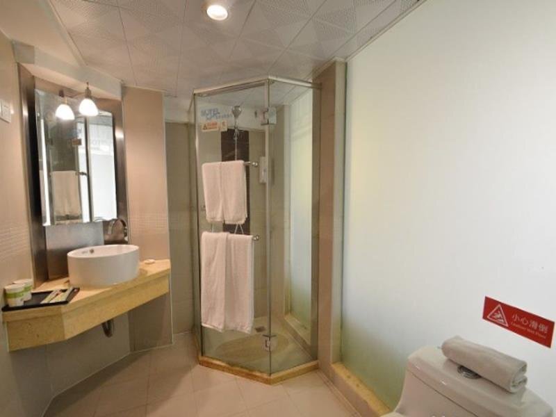 Нанкин: Motel 168 Nanjing Hu Ju Road Inn