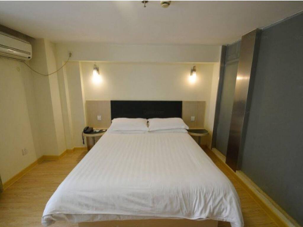 Нанкин: Motel 168 Nanjing Hu Ju Road Inn