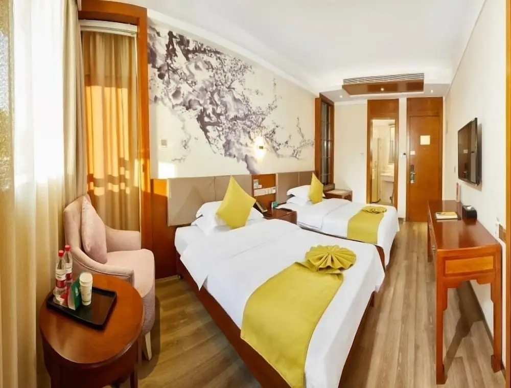 Шэньчжэнь: Greentree Inn Shenzhen Futian