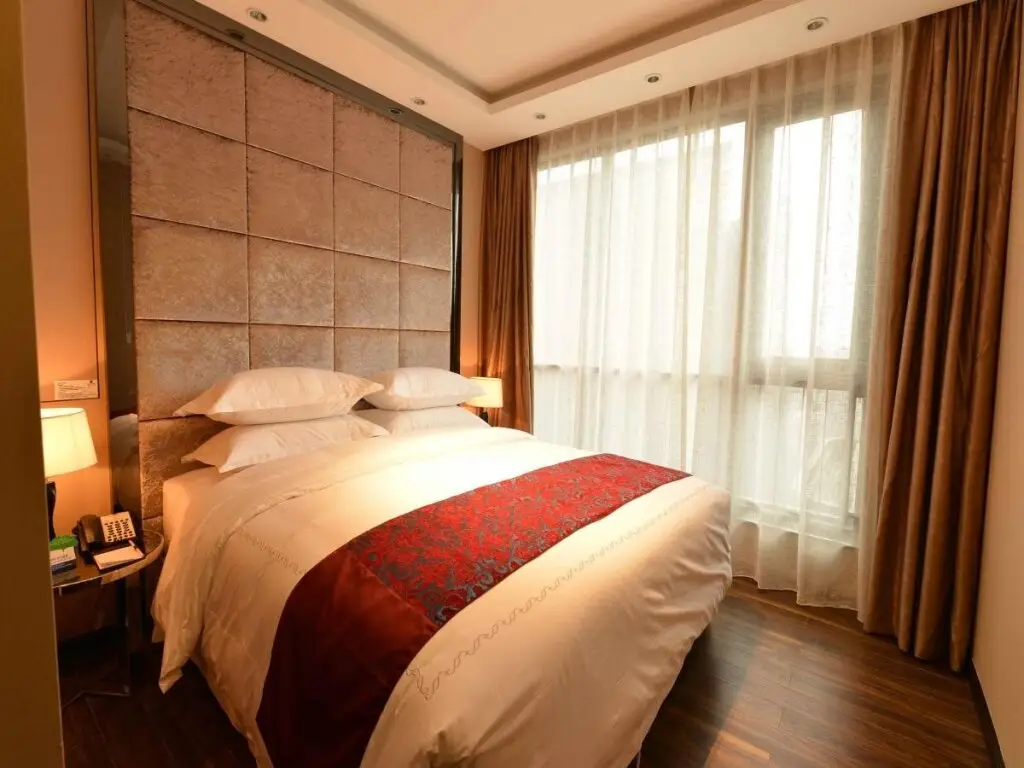 Чэнду: Chengdu Junyue CEO Boutique Apartments