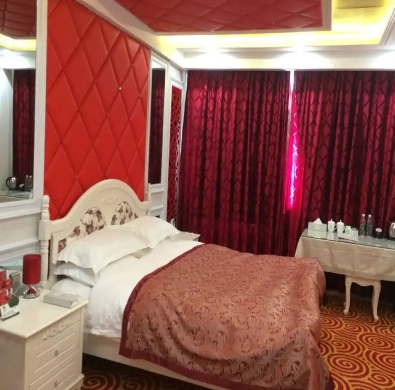 Чжэнчжоу: To Youth Themed Hotel