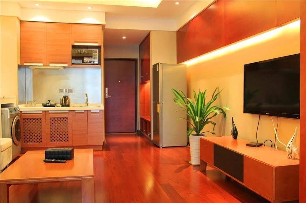 Чунцин: Love Apartment (Chongqing Nanping Xiexin Xingguang)