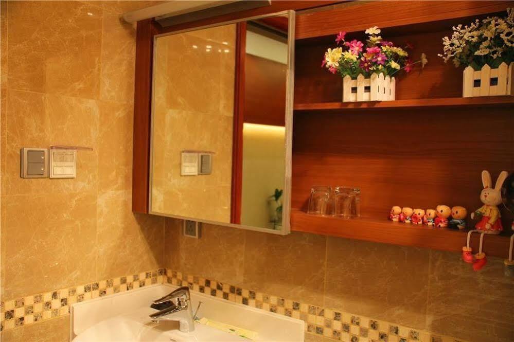 Чунцин: Love Apartment (Chongqing Nanping Xiexin Xingguang)