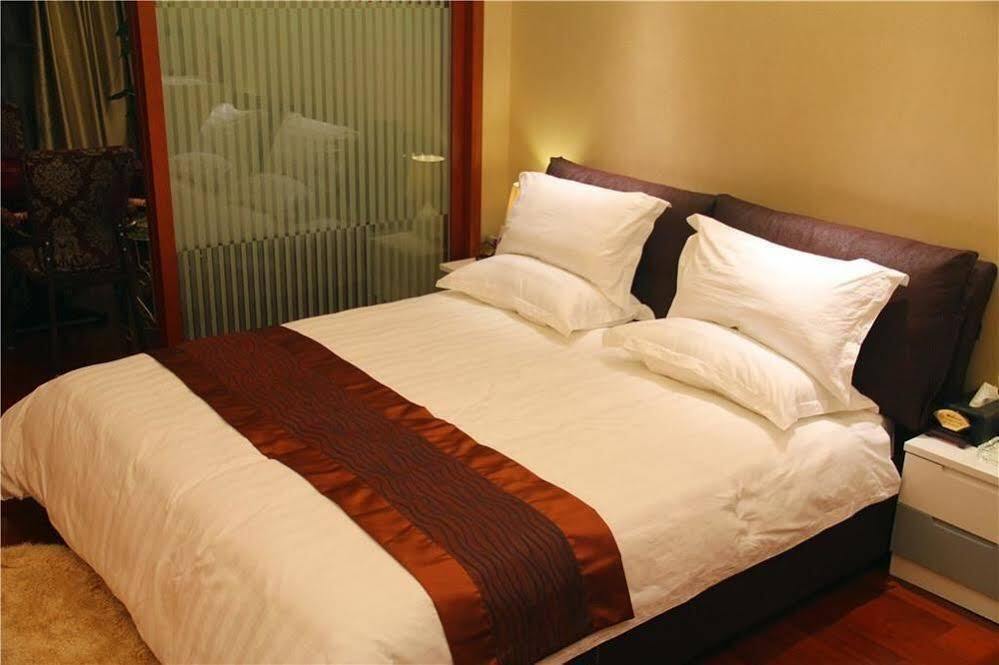 Чунцин: Love Apartment (Chongqing Nanping Xiexin Xingguang)