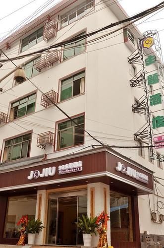 Чжанцзяцзе: Zhangjiajie 99 Roadhouses