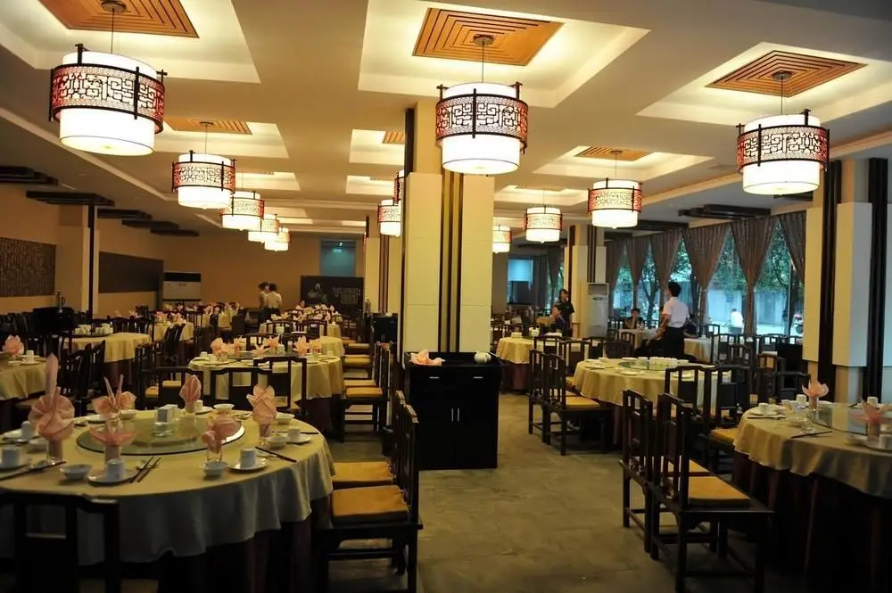 Qianxiyuan Hotel — фото 1