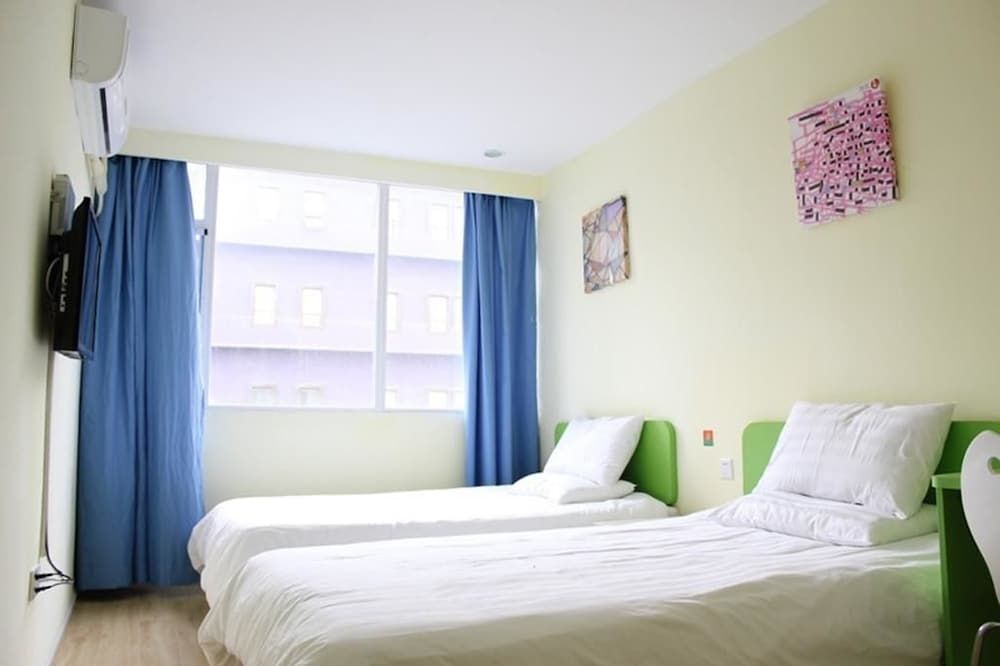 Циндао: Hanting Haiyou Hotel Qingdao Taidong Pedestrian Street Branch