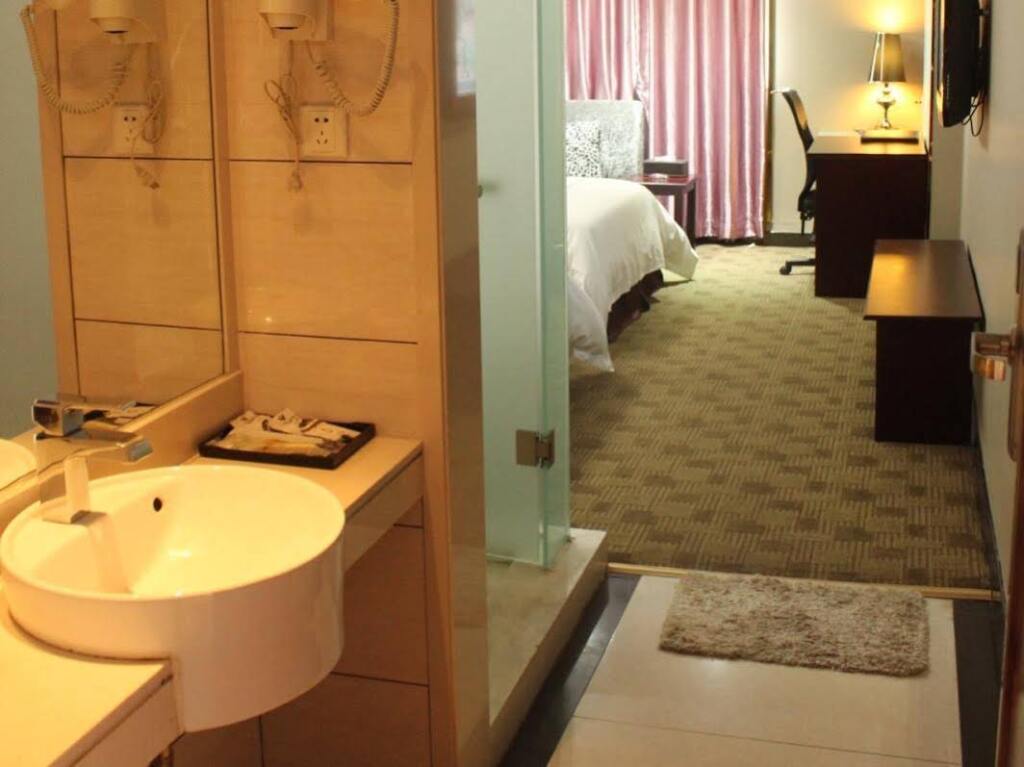 Фошань: Super 8 Hotel Foshan Shiwan Ceramics Mall Branch