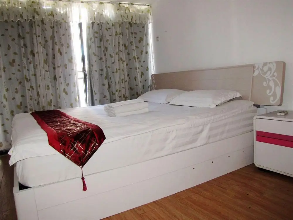 Шэньчжэнь: She & He Apartment(Luohu Zunyu)