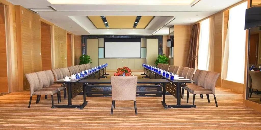 Тяньцзинь: Crowne Plaza Tianjin Meijiangnan by IHG
