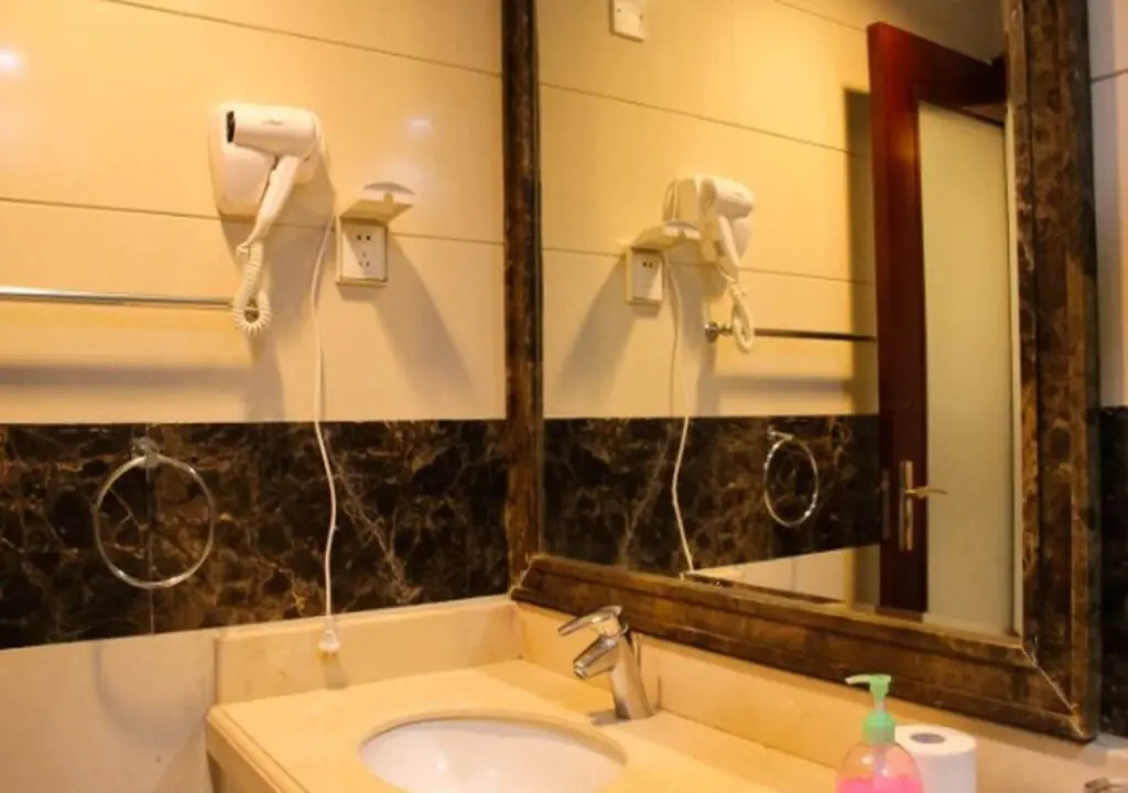 Гуанчжоу: Sunny Apartment Of Grand Continental