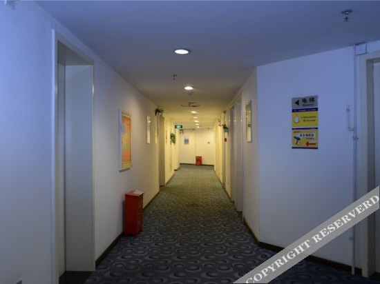 7 Days Inn — фото 1